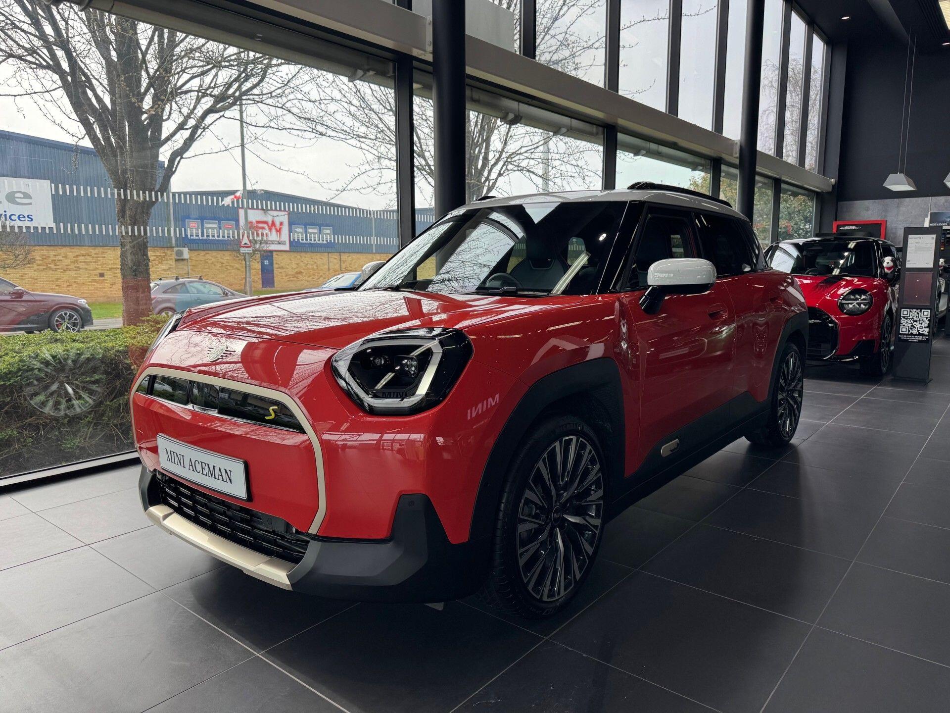 MINI UK at Berry Heathrow | Car dealership in West Drayton